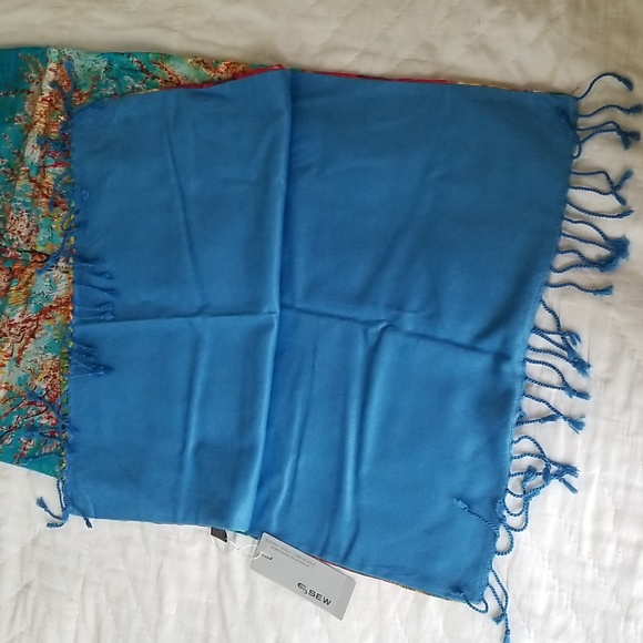 100%Silk NWT Scarf/Wrap/Table Runner Etc.. - Picture 6 of 11